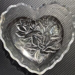 Elegant Heart-Shaped Glass Dish